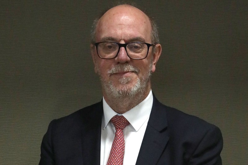 Sir David to continue as Trusts’ Chair